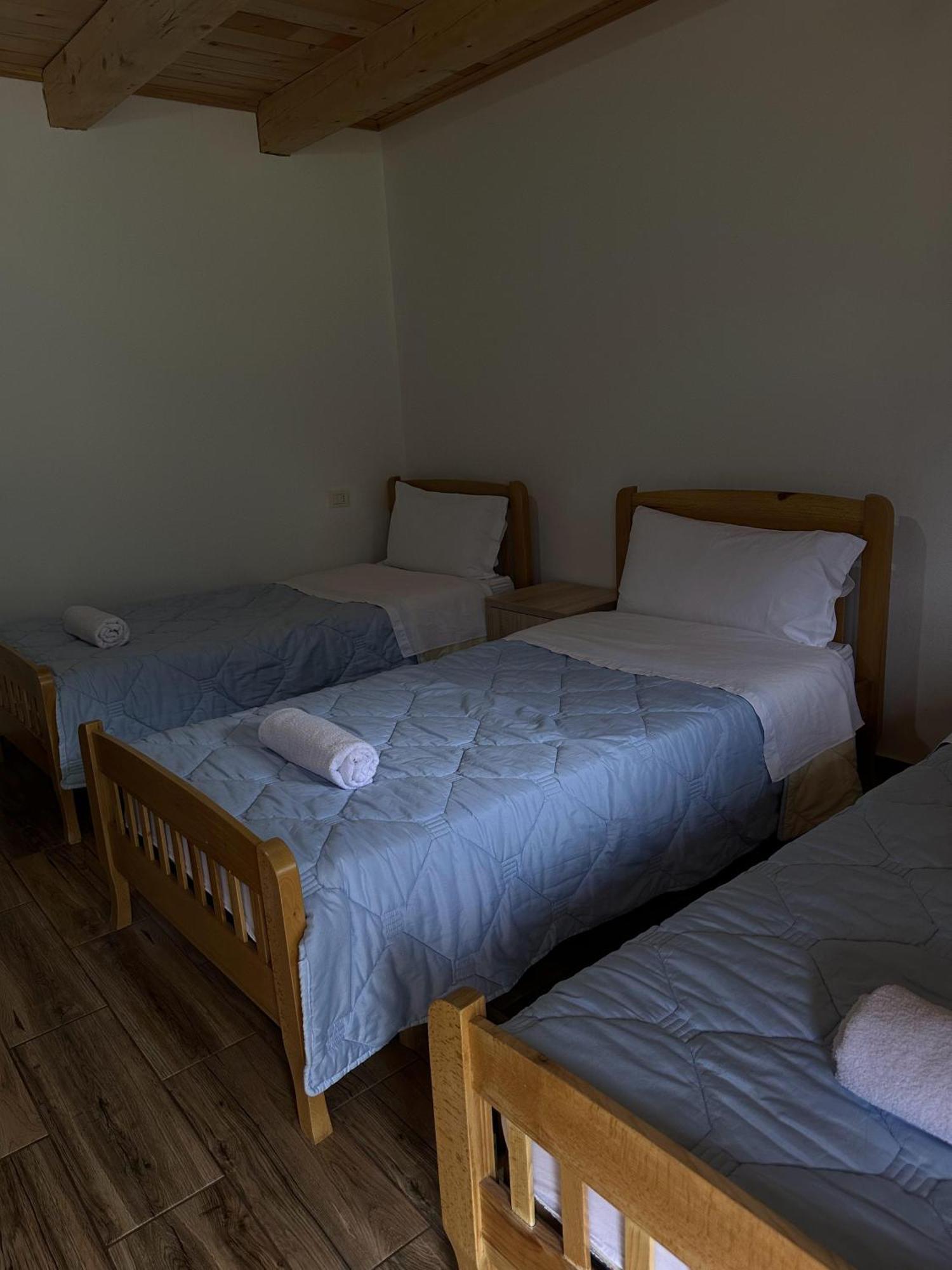 Bujtina Zici Hotel Theth Bagian luar foto