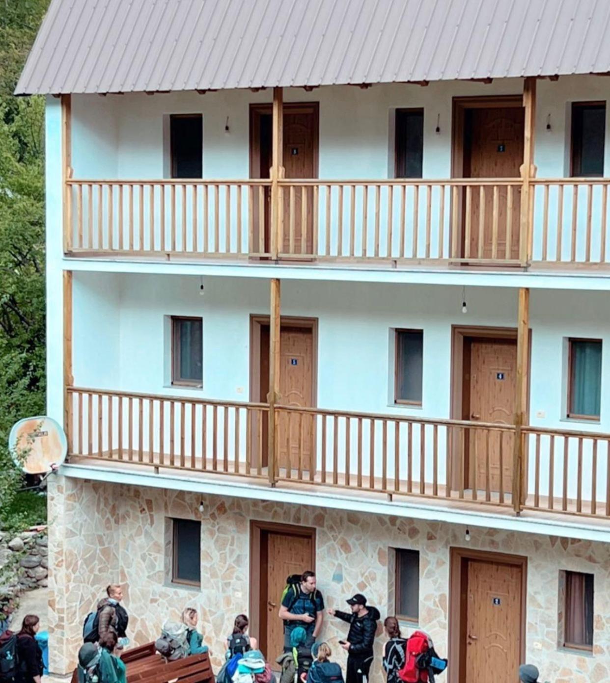 Bujtina Zici Hotel Theth Bagian luar foto