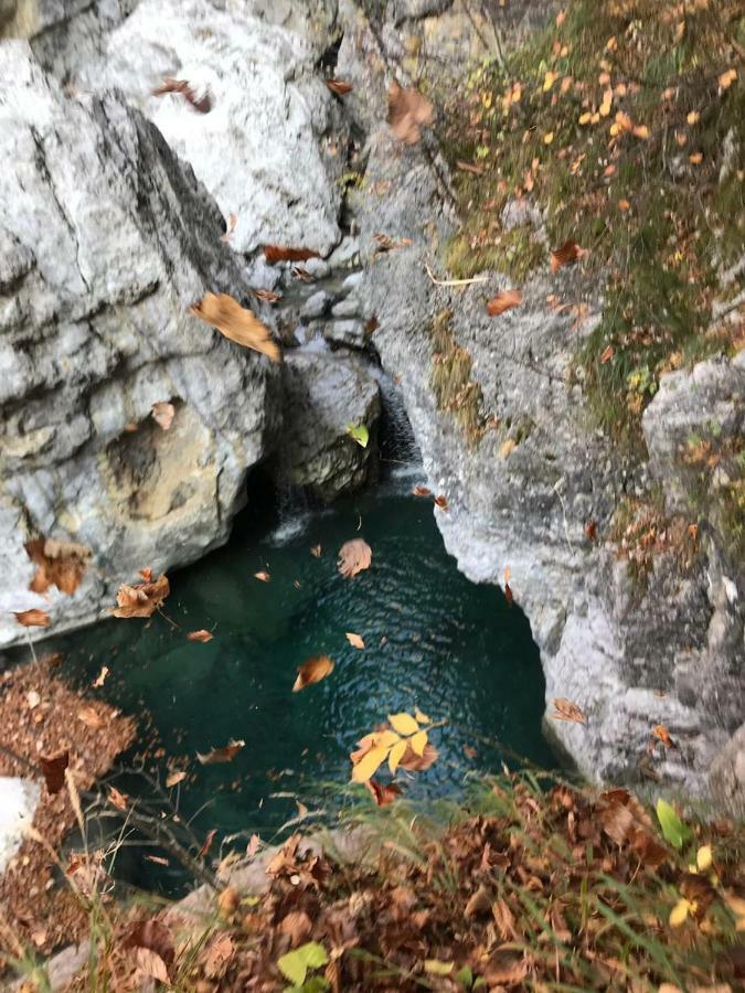 Bujtina Zici Hotel Theth Bagian luar foto