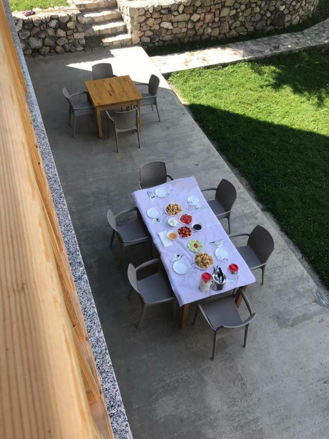 Bujtina Zici Hotel Theth Bagian luar foto